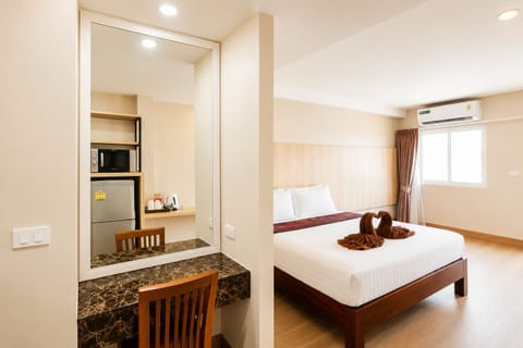 Annex Room | In-room safe, desk, blackout drapes, cribs (surcharge)