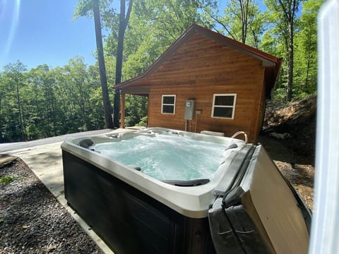 Hot tub: watch the stars at night