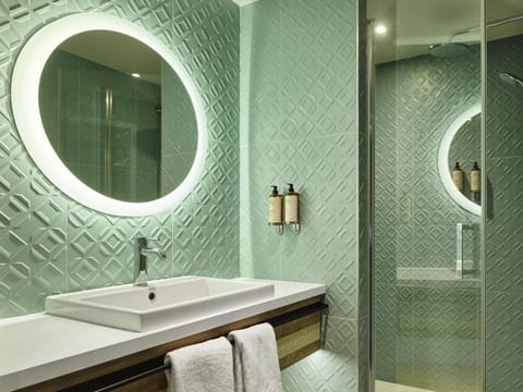 Premium bedding, in-room safe, individually furnished, blackout drapes