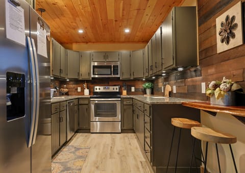 Full Kitchen-Updated Stainless Steel Appliances