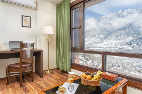 Superior Room | Pillowtop beds, cribs/infant beds, rollaway beds, free WiFi