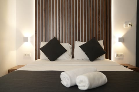 Deluxe Double Room | Soundproofing, free WiFi, bed sheets