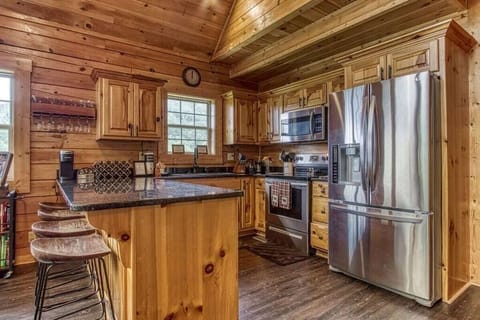 Pine Top Paradise's fully equipped kitchen