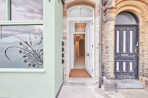 Studio Pod 3, Saltburn-by-the-Sea - Host & Stay