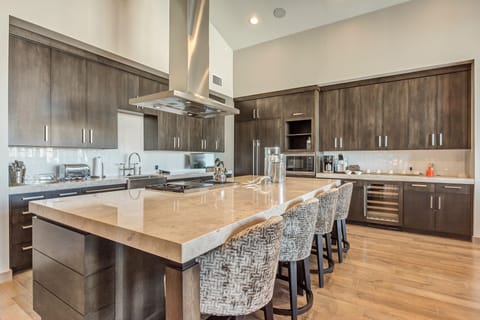 Indoors, Room, Kitchen Island, Kitchen, Home Decor