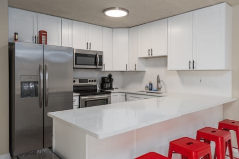 Fully equipped kitchen