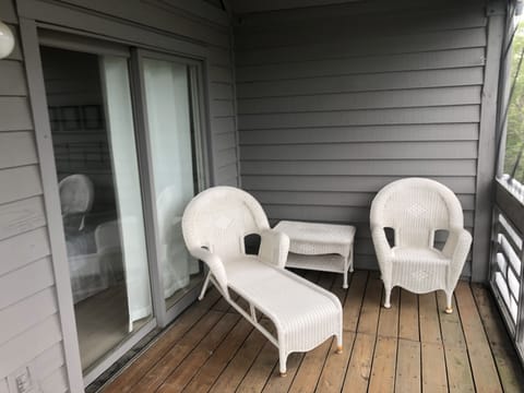 Screened porch off master bedroom 