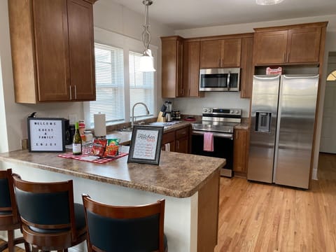 Nicely outfitted Kitchen for The Entire Family. Enjoy the Stainless Appliances! 