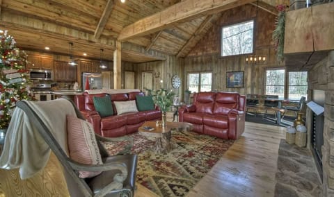 Reclining premium leather couches for your comfort!