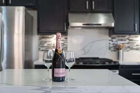 Full service kitchen 