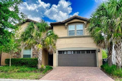 9br/6ba Luxury pool Villa