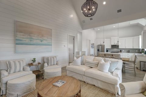 2nd Floor Living Area