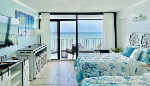 Spectacular oceanfront view from 8th floor is waiting for you 