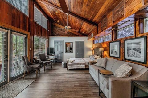 Welcome to our Rustic Cabin in Downtown Dunedin!