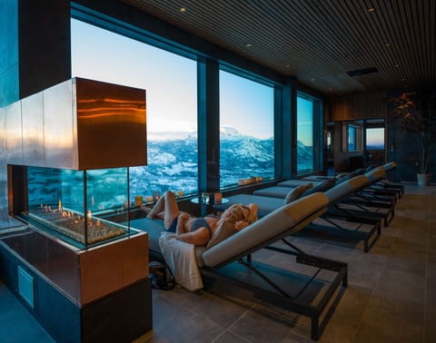 Sauna, hot tub, steam room, body treatments, body wraps, body scrubs