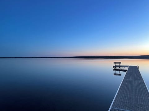 Stunning sunset views of beautiful Lake Metonga!