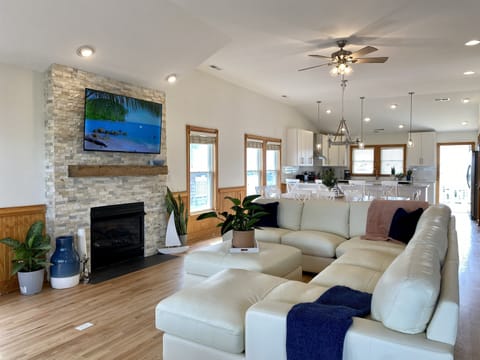 Luxury Leather Section Tons of Seating! - Hosted by BeachVacationsOBX