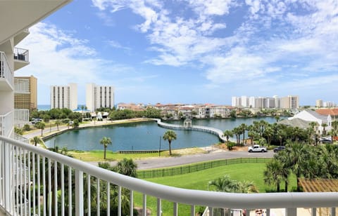 Balcony with Lakeview and a Glimpse of Ocean