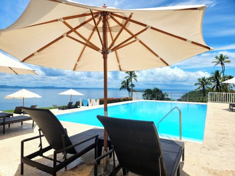 Pool with an amazing view 