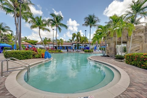 Naples Vacation Rental | 2BR | 2BA | Step-Free Access Via Elevator | 1,305 Sq Ft
