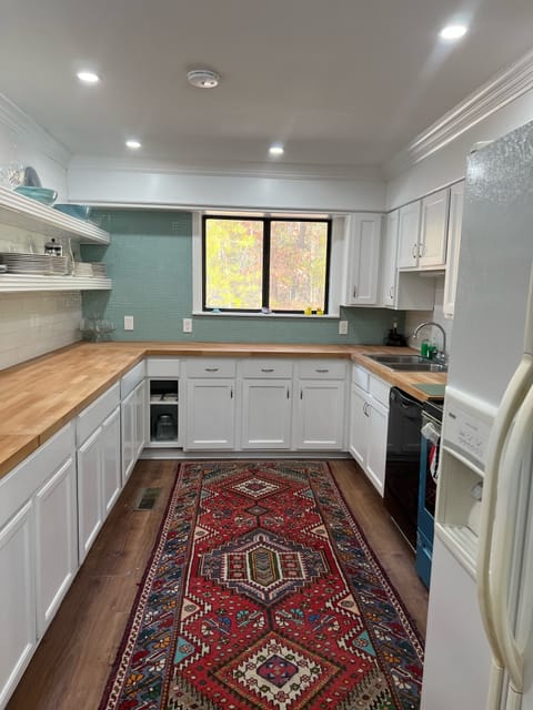 Fully stocked kitchen . We like to cook and have stocked up for cooking 