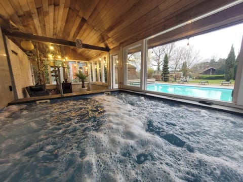 Deluxe Villa | Premium bedding, down comforters, individually decorated