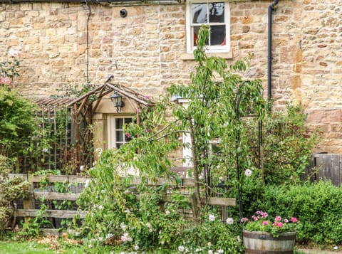 Cottage | Property grounds