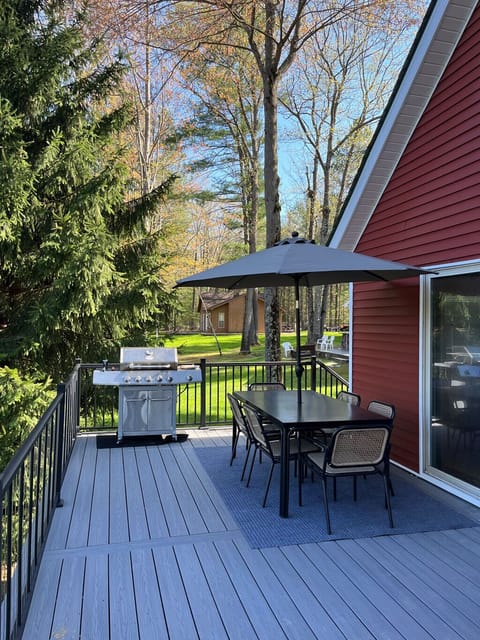 Dining and BBQ area on deck