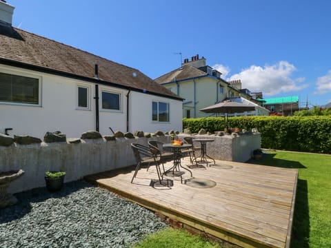 Cottage | Property grounds