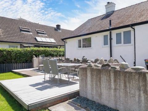 Cottage | Outdoor dining