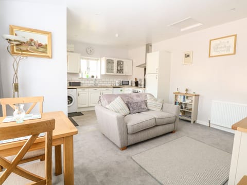 Cottage | Living room | TV