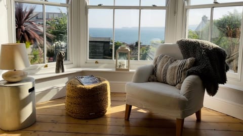 Cottage | Living area