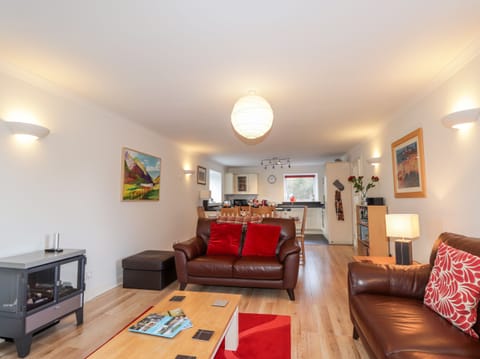 Cottage | Living room | TV