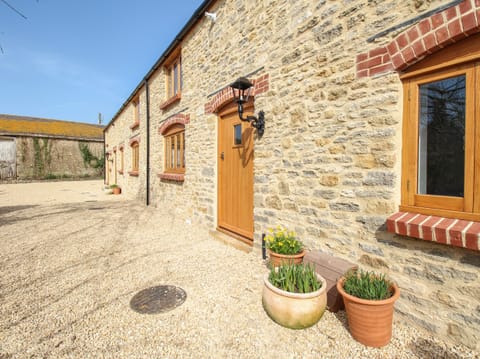 Cottage | Property grounds