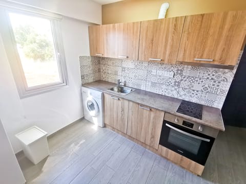 Standard Studio | Private kitchen | Fridge, oven, stovetop, electric kettle