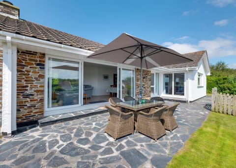 Cottage | Outdoor dining