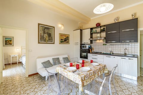 Family House, Multiple Bedrooms (Casa Lidia 900m From Sea) | Interior