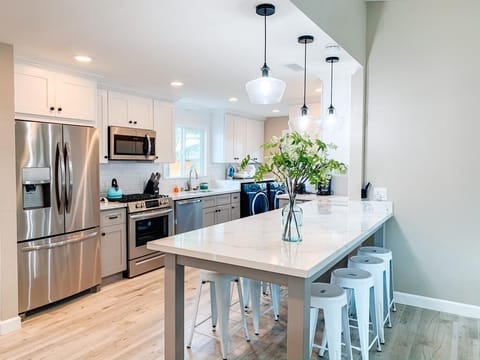 Kitchen & Dining Area