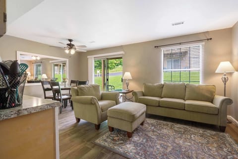 Condo, 1 King Bed, Patio, Garden View (Abby Lane Leisure Time) | Interior