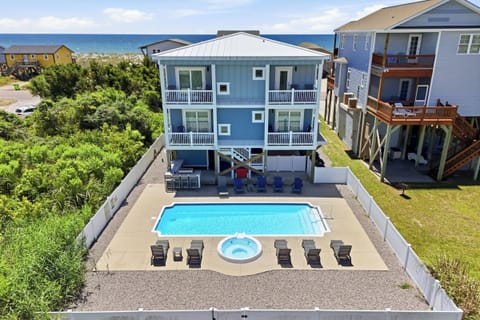 Exterior - Back / Pool Area