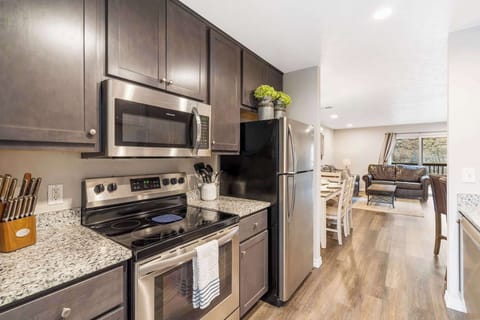 Condo, Multiple Beds, Balcony, Garden View (Rockwall Cottage) | Private kitchen | Coffee/tea maker, paper towels