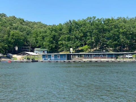 Niangua Hills Resort- the BEST place at the Lake for a family/friends or couples vacation!