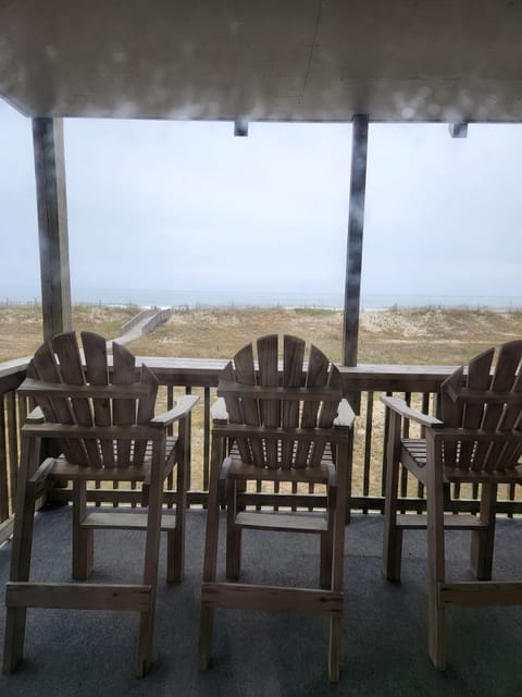Private Oceanfront Deck 