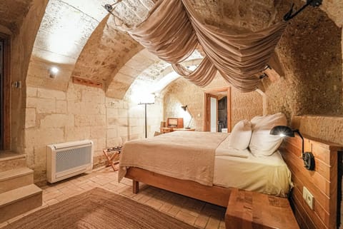 Mansion Cave Room | Frette Italian sheets, premium bedding, memory foam beds, minibar