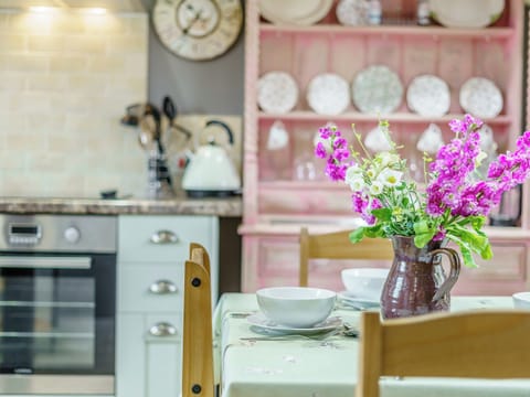 Kitchen/diner | Duck Island Cottage, Ringwood