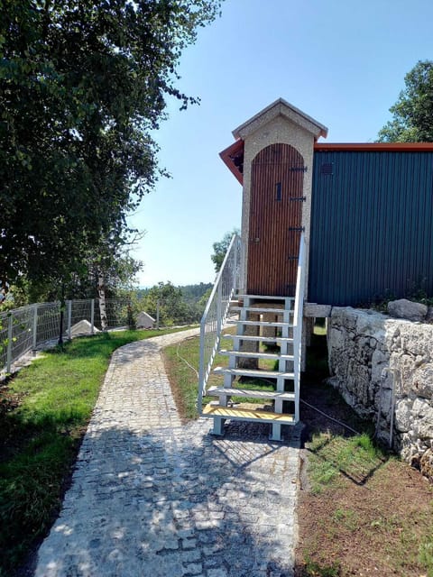 Escadas de acesso