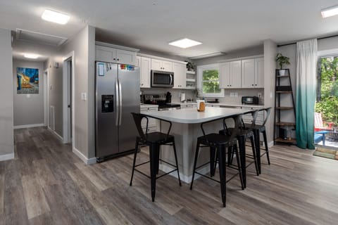 Island seating for 4