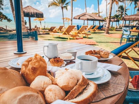 Free daily cooked-to-order breakfast