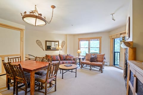 Chair, Furniture, Flooring, Living Room, Room