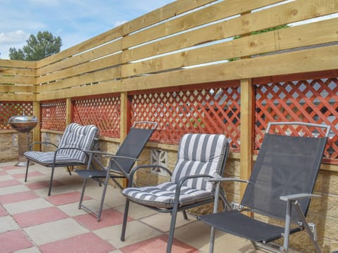 Sitting-out-area | Huddersfield House, Huddersfield